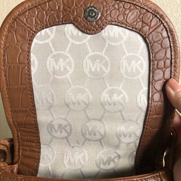 Michael Kors croc crossbody - Picture 3 of 4